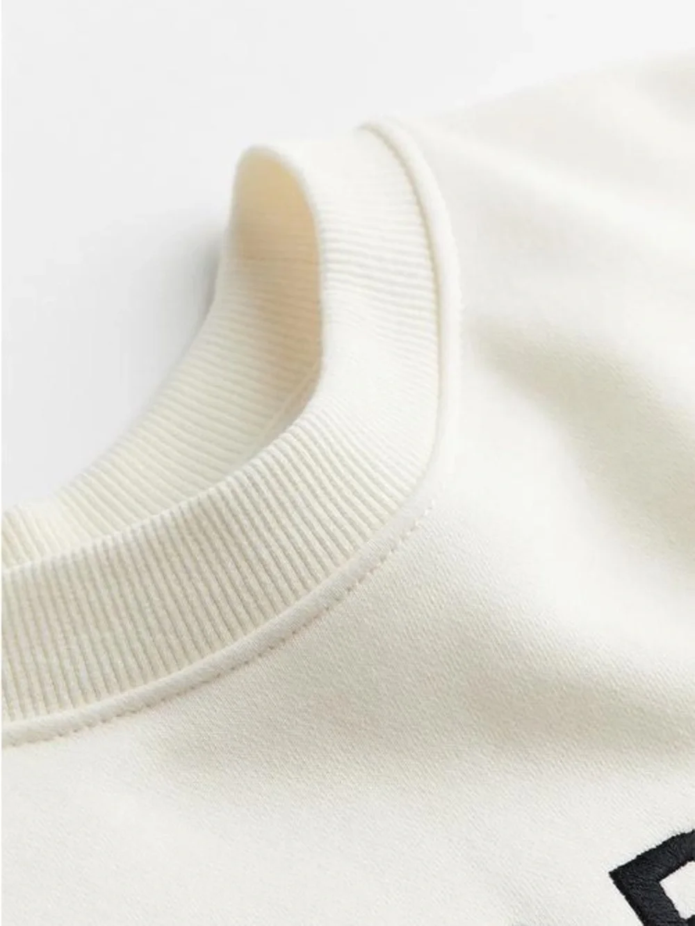 H&M Le Marais Paris Embroidered Oversized Crewneck Sweatshirt in Cream - Picture 5 of 10